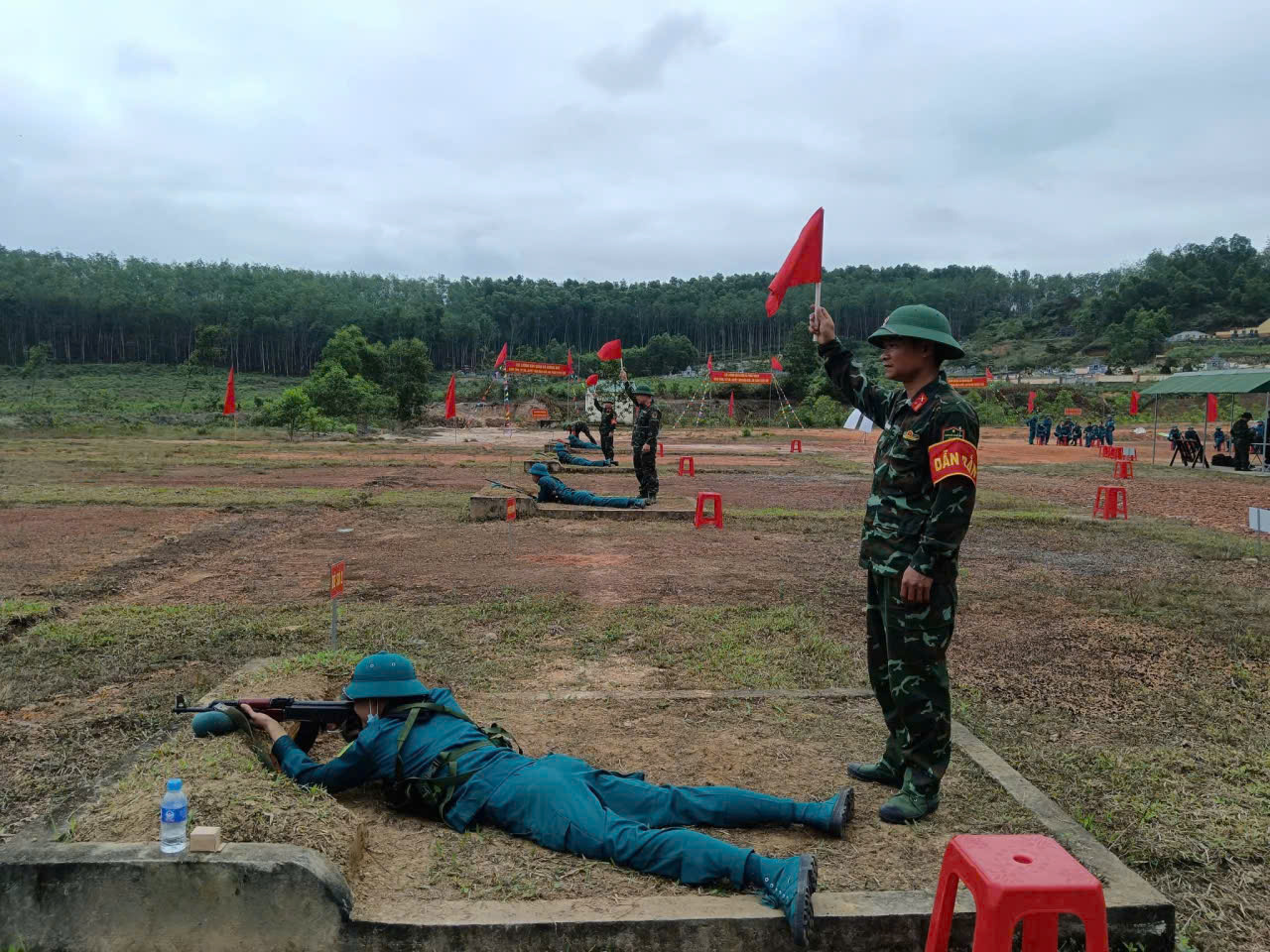 BAN CHQS XÃ PHÚC TRẠCH TỔ CHỨC KIỂM TRA BẮN ĐẠN THẬT LỰC LƯỢNG DÂN QUÂN NĂM THỨ NHẤT