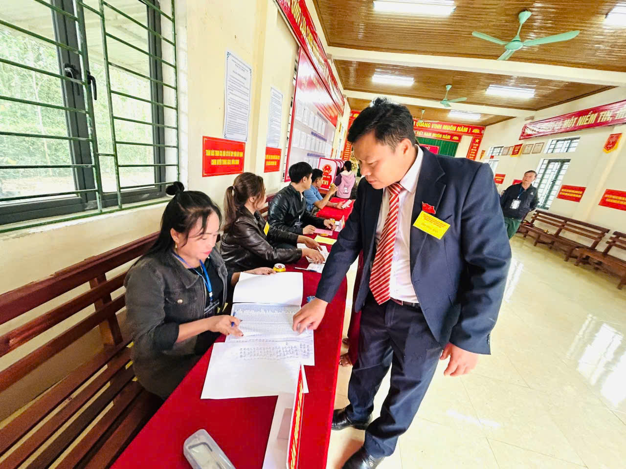 XÃ PHÚC TRẠCH HOÀN THÀNH BẦU CỬ AN TOÀN, ĐÚNG QUY ĐỊNH VỚI 100% CỬ TRI ĐÃ BỎ PHIẾU