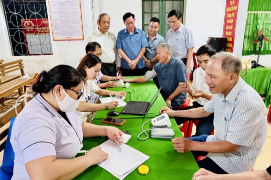 Tổ công tác Sở Y tế kiểm tra công tác khám sức khỏe, khám sàng lọc tại xã Phúc Trạch