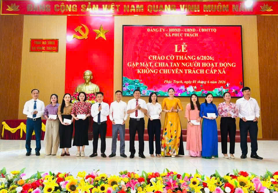 Xã phúc Trạch gặp mặt, chia tay người hoạt động không chuyên trách cấp xã 